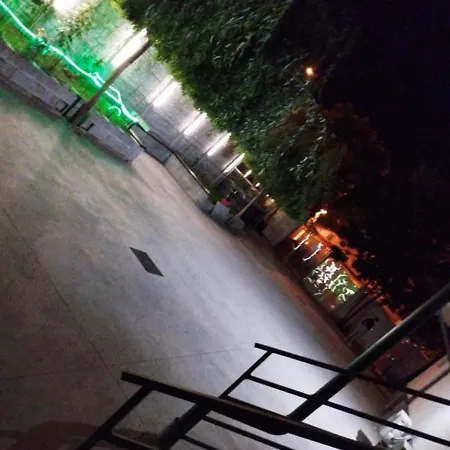 Apartament Zetarilor 21a *